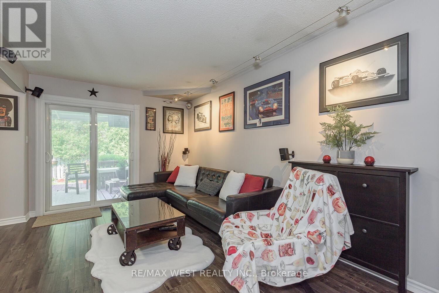 90 Lakecrest Trail, Brampton (Heart Lake West), Ontario  L6Z 1S6 - Photo 13 - W12216277