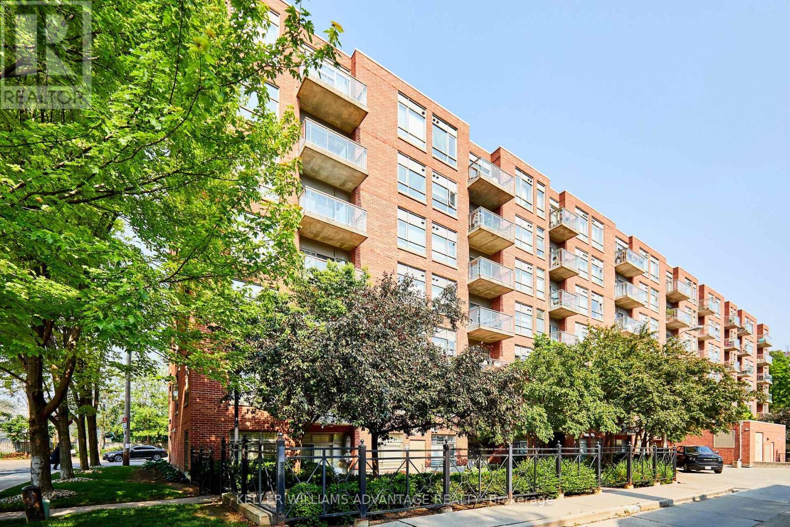 716 - 2495 DUNDAS STREET W, Toronto, Ontario