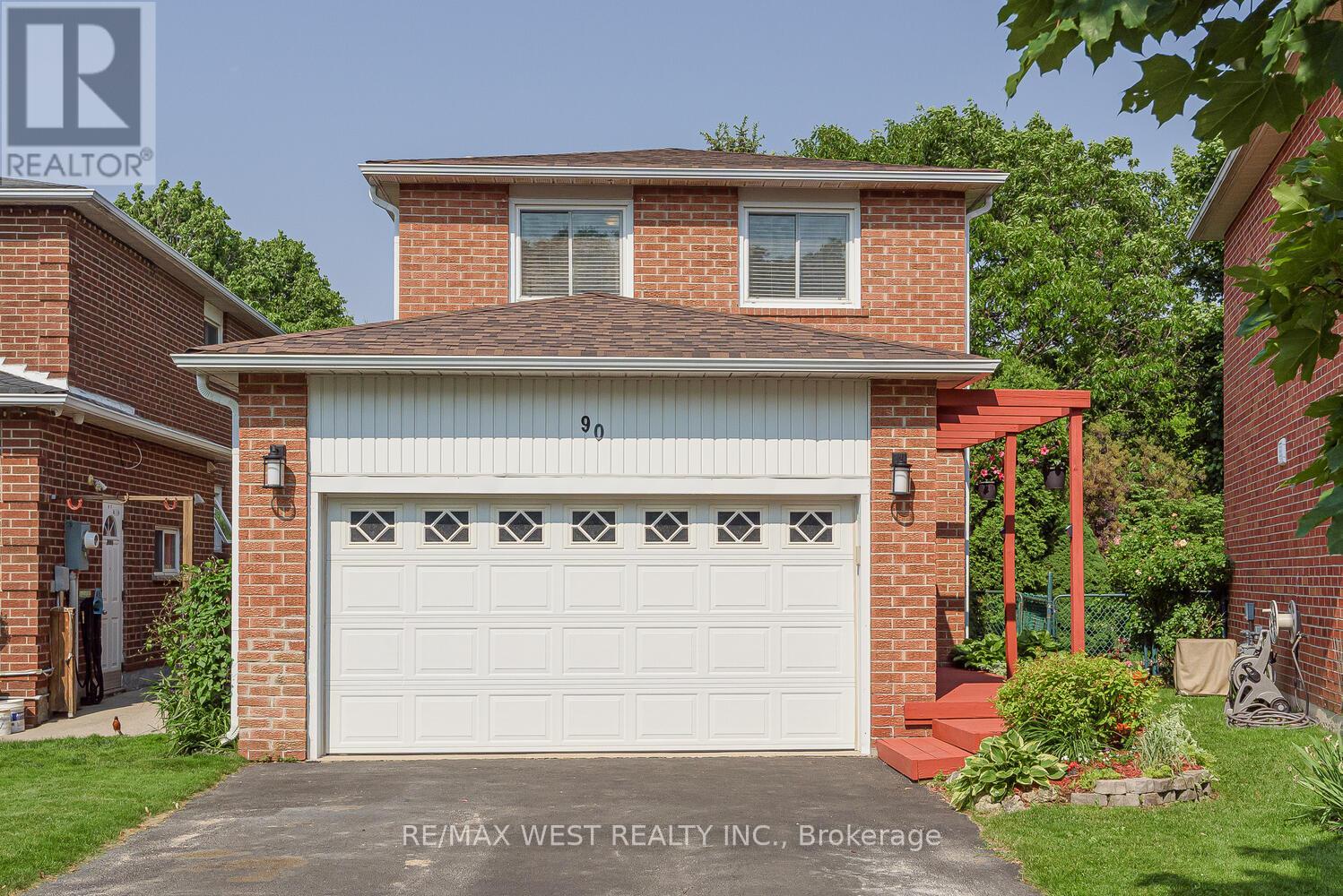 90 LAKECREST TRAIL, Brampton, Ontario