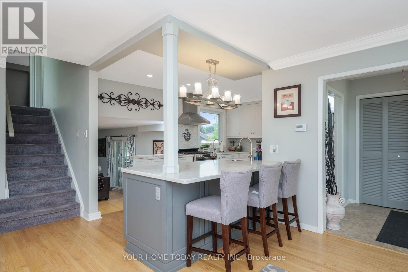 64 Greystone Crescent, Halton Hills (Georgetown), Ontario  L7G 1G9 - Photo 12 - W12216275