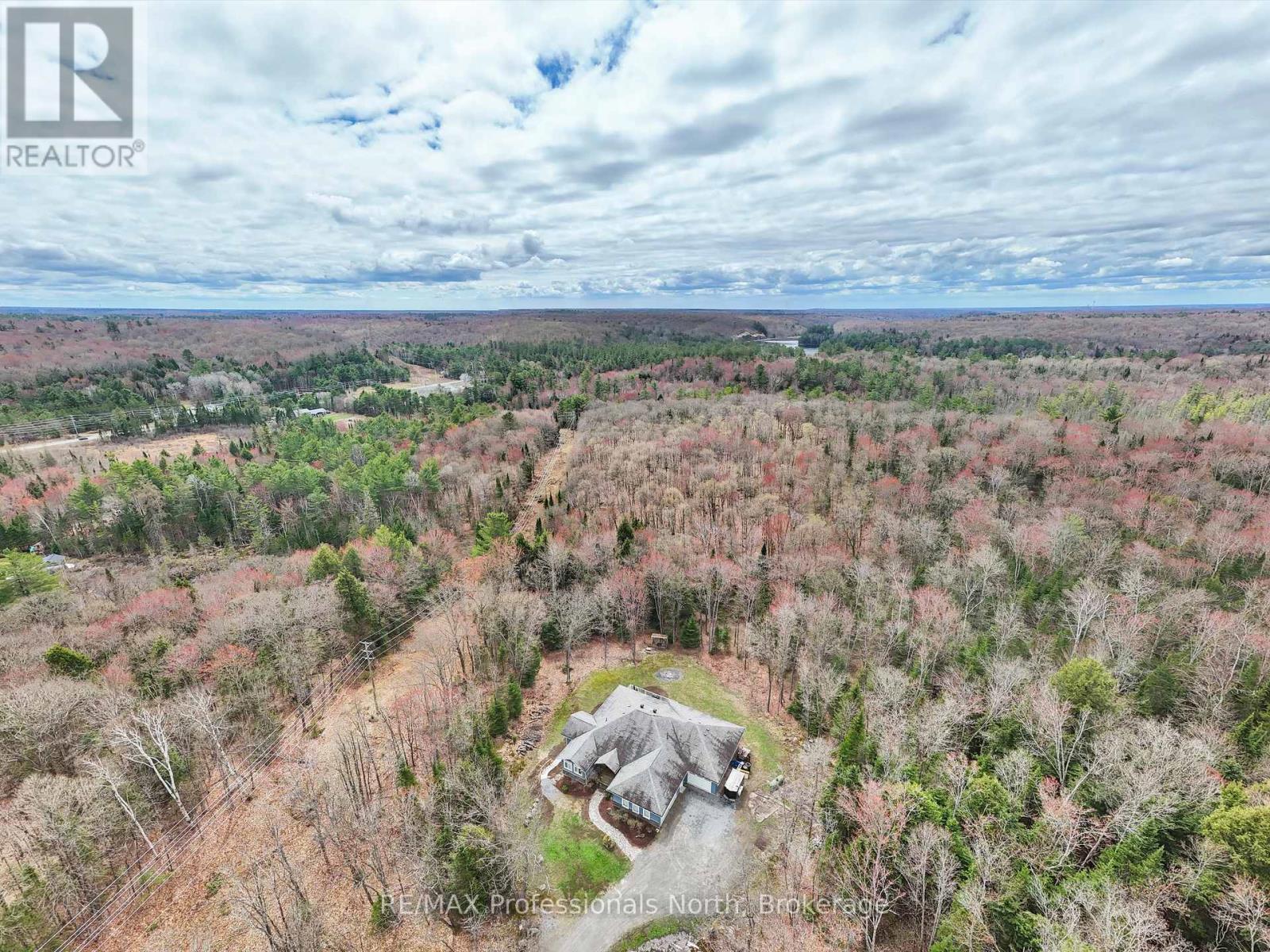 93 Mainhood's Road, Huntsville (Stephenson), Ontario  P0B 1M0 - Photo 38 - X12216107