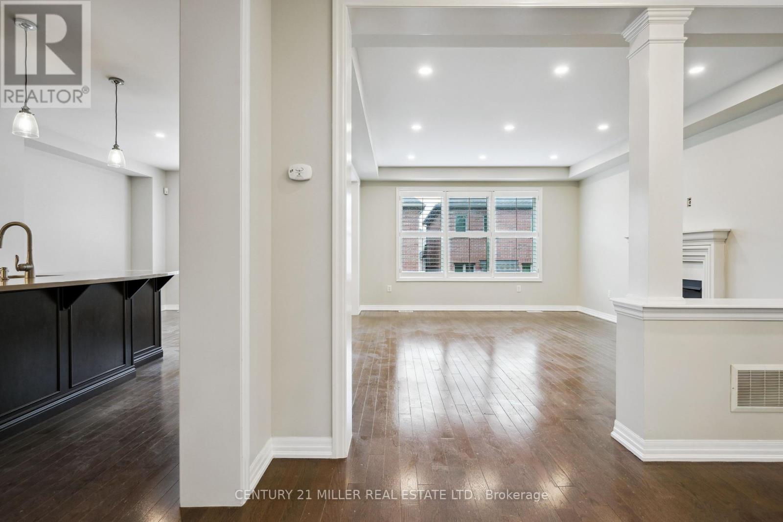252 Wisteria Way, Oakville (Go Glenorchy), Ontario  L6M 1L3 - Photo 10 - W12216279