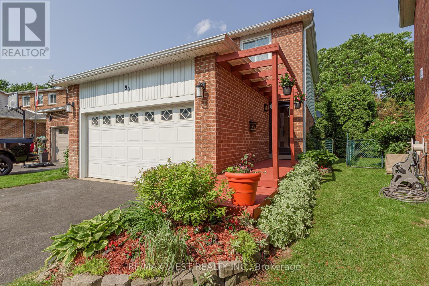 90 Lakecrest Trail, Brampton (Heart Lake West), Ontario  L6Z 1S6 - Photo 6 - W12216277