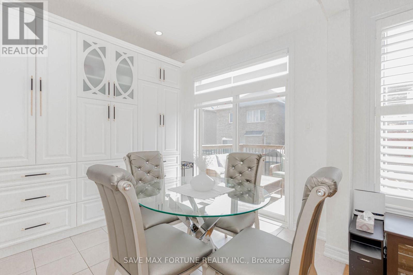 53 Chesterwood Crescent, Brampton (Credit Valley), Ontario  L6Y 0Z4 - Photo 21 - W12216291