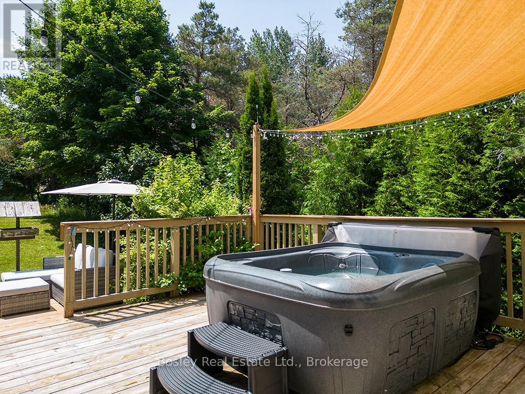136 Maple Lane, Blue Mountains, Ontario  N0H 2E0 - Photo 16 - X12216195