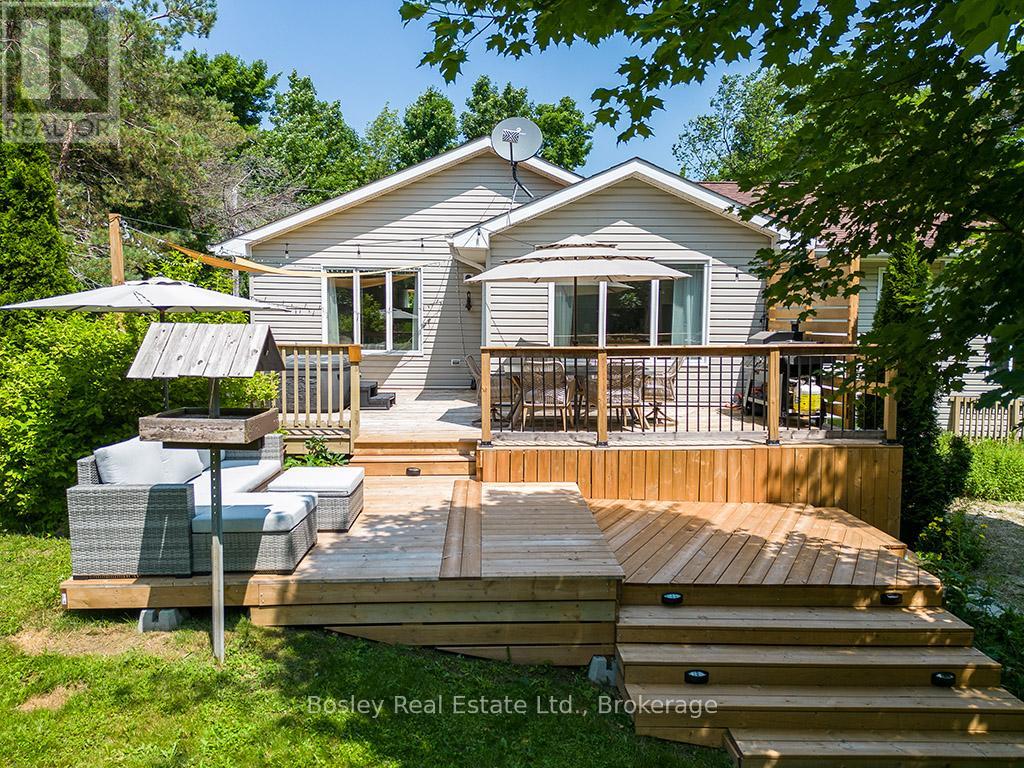 136 Maple Lane, Blue Mountains, Ontario  N0H 2E0 - Photo 21 - X12216195