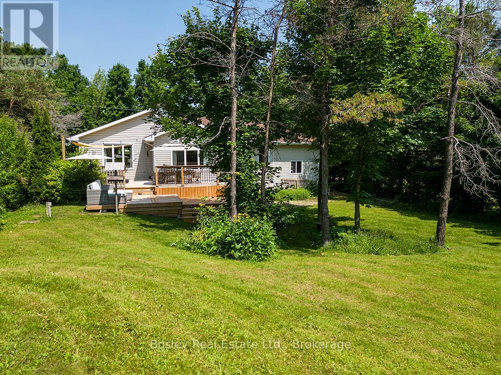 136 Maple Lane, Blue Mountains, Ontario  N0H 2E0 - Photo 22 - X12216195