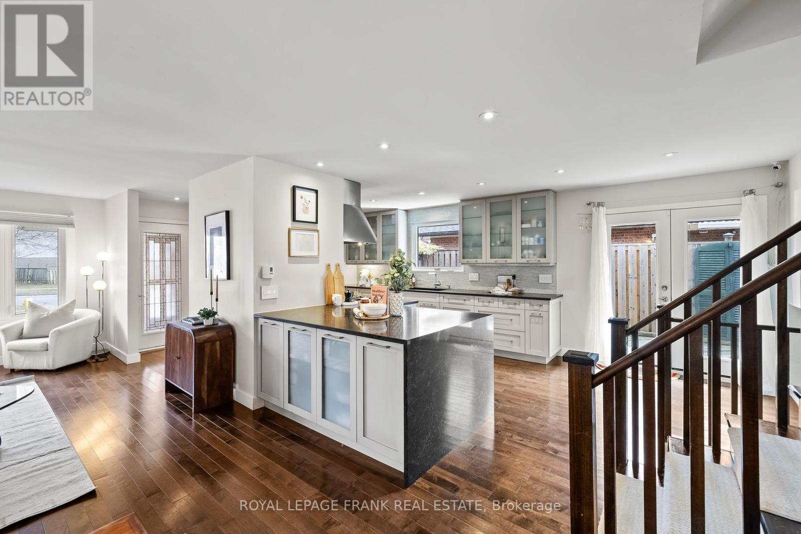 Property at 80 MICHAEL BOULEVARD image 4