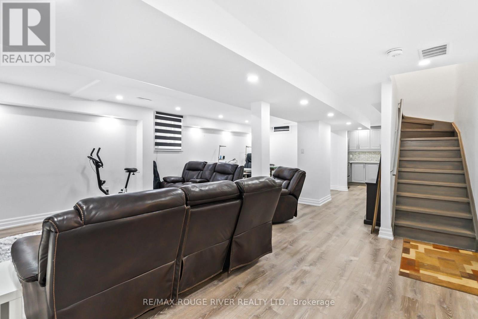 41 Valleywood Drive, Whitby, Ontario  L1R 2J5 - Photo 33 - E12215930