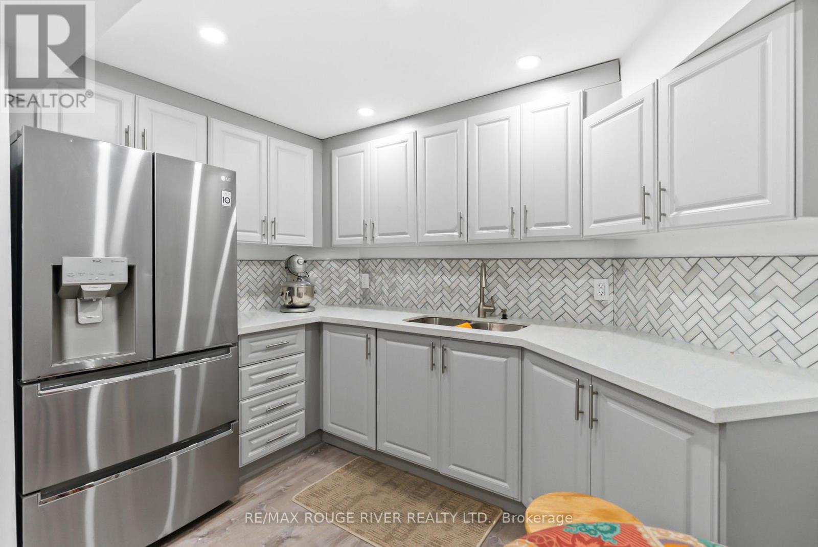 41 Valleywood Drive, Whitby, Ontario  L1R 2J5 - Photo 36 - E12215930