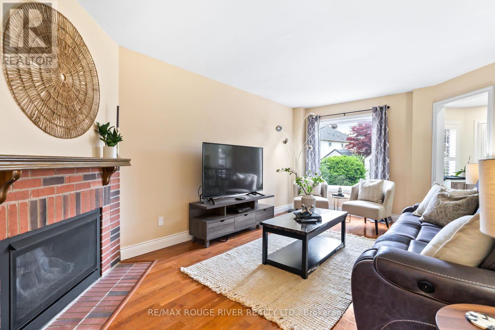 41 Valleywood Drive, Whitby, Ontario  L1R 2J5 - Photo 7 - E12215930