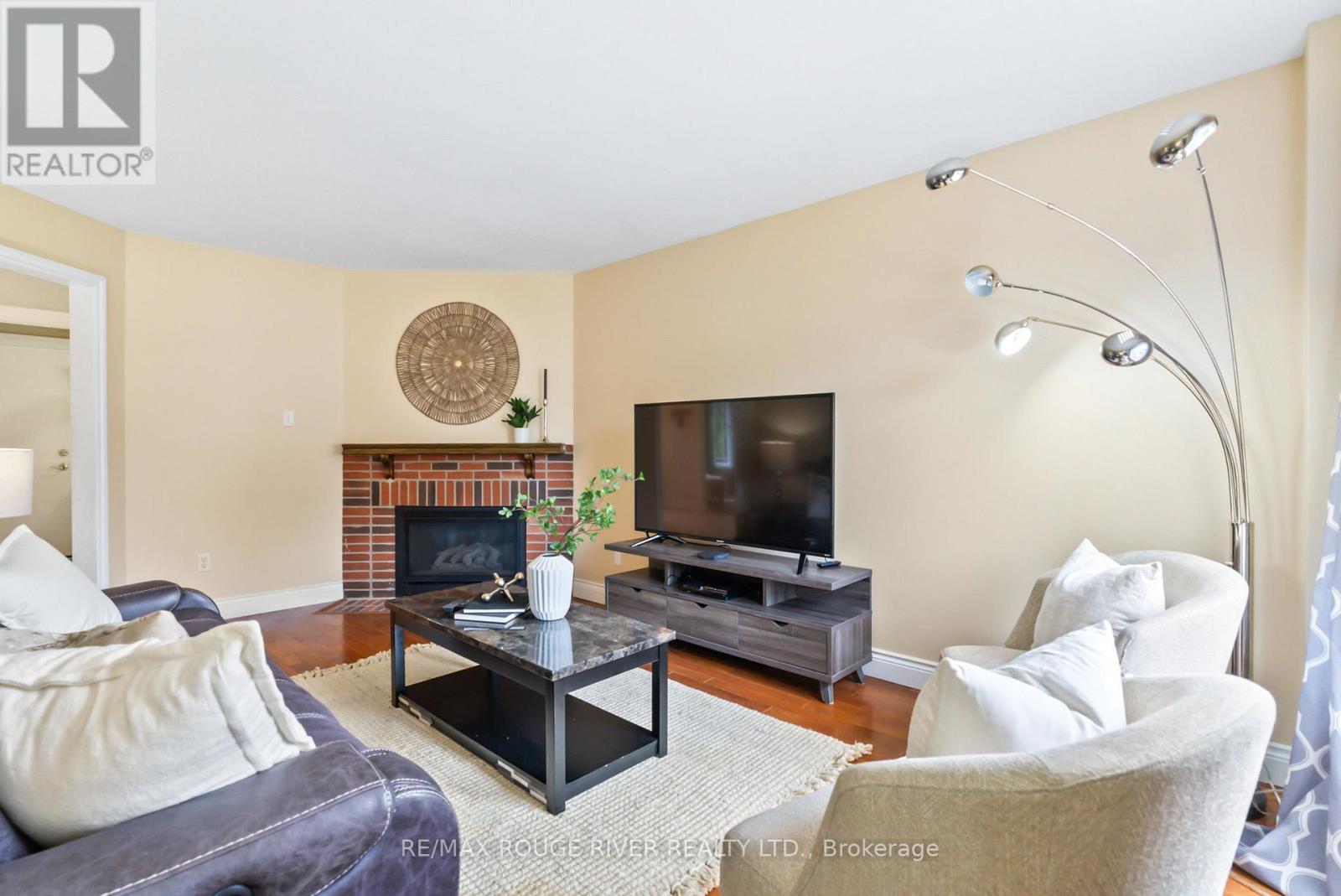 41 Valleywood Drive, Whitby, Ontario  L1R 2J5 - Photo 9 - E12215930