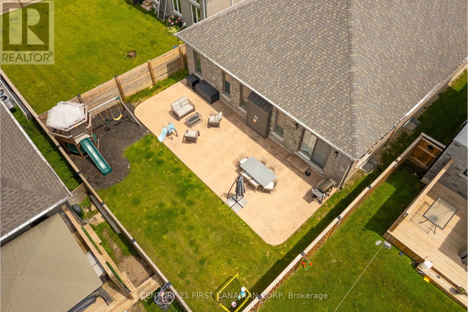3 Hardy Court, Lucan Biddulph (Lucan), Ontario  N0M 2J0 - Photo 10 - X12216190