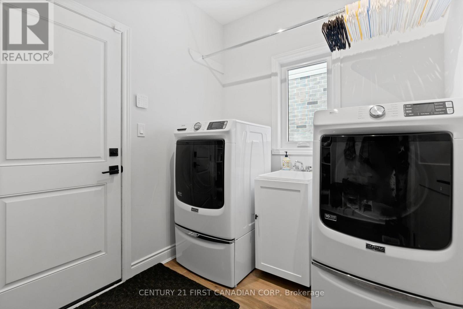 3 Hardy Court, Lucan Biddulph (Lucan), Ontario  N0M 2J0 - Photo 35 - X12216190