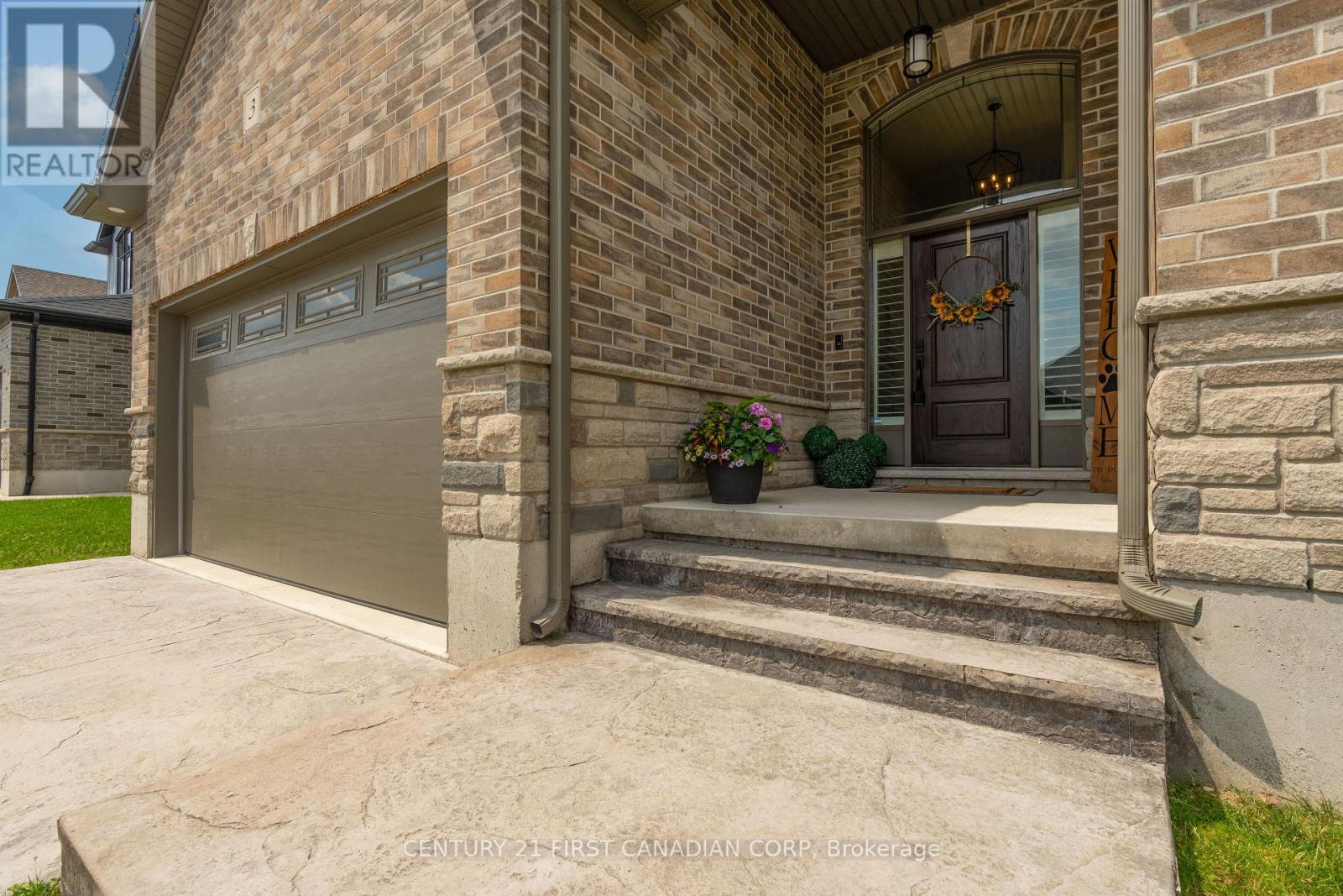 3 Hardy Court, Lucan Biddulph (Lucan), Ontario  N0M 2J0 - Photo 6 - X12216190