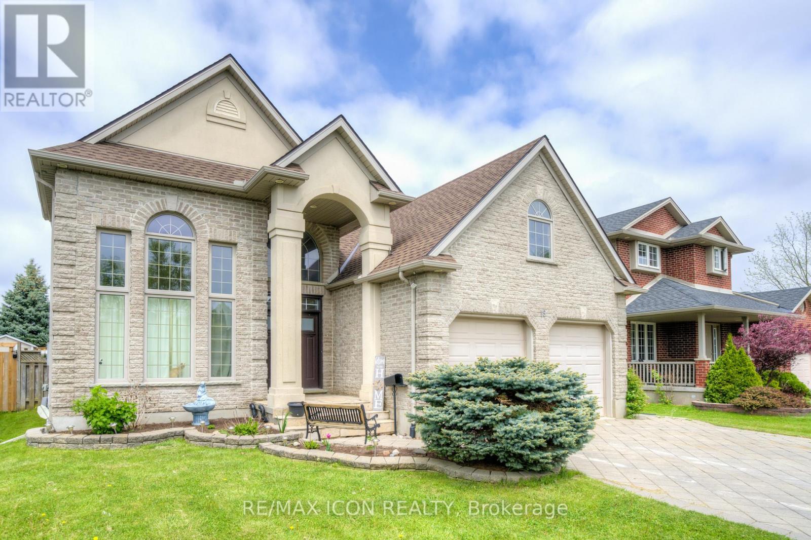 19 Redtail Court