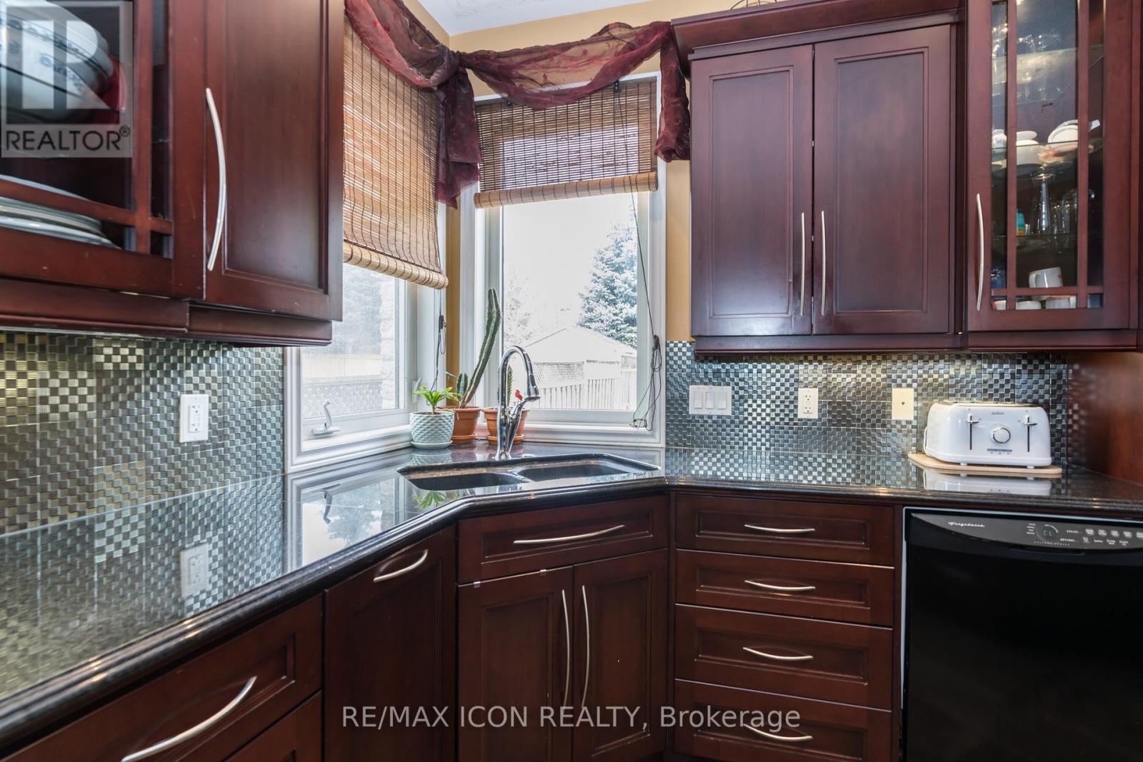 19 Redtail Court, St. Thomas, Ontario  N5R 6L6 - Photo 21 - X12216231