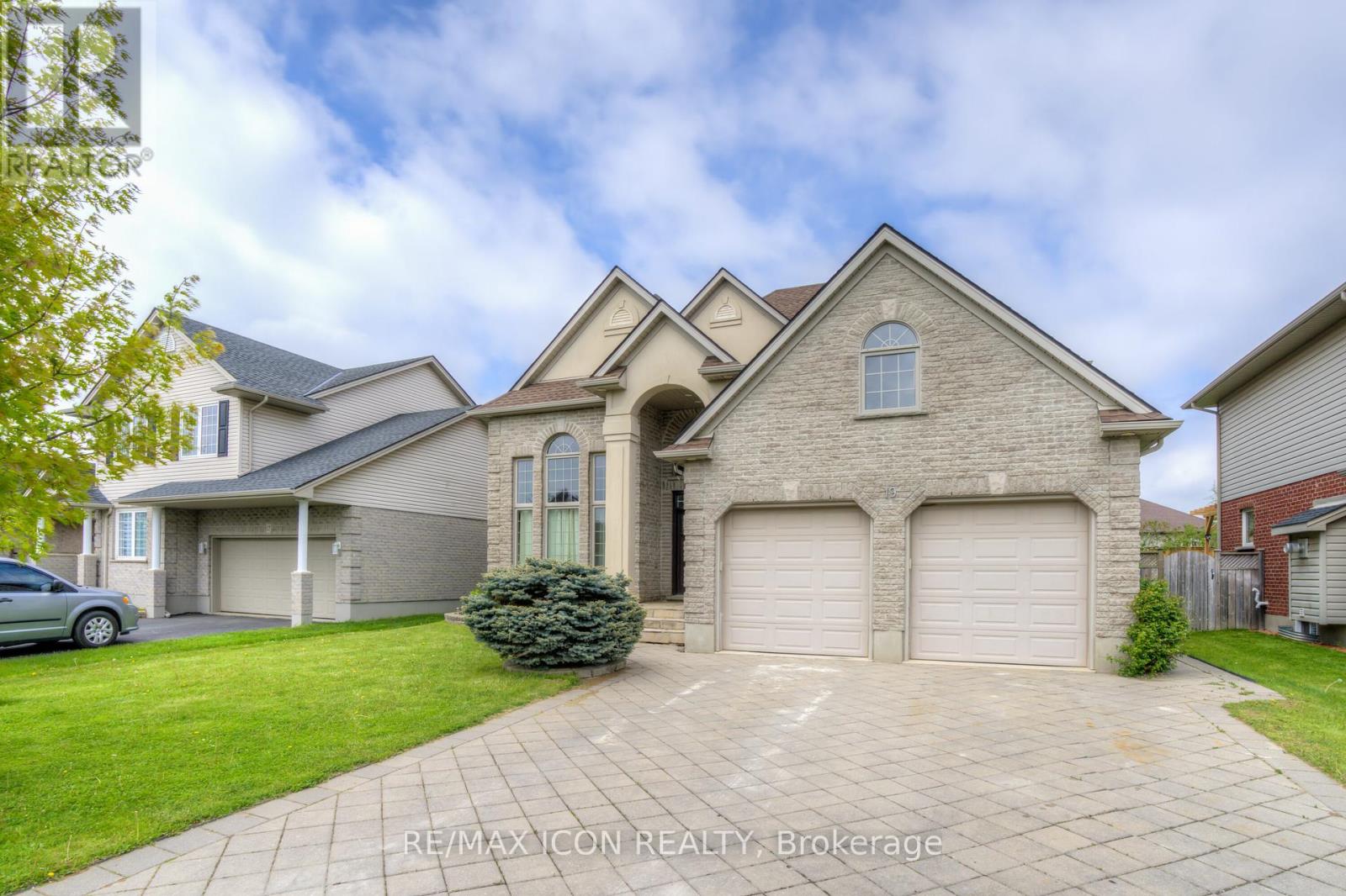 19 Redtail Court, St. Thomas, Ontario  N5R 6L6 - Photo 3 - X12216231