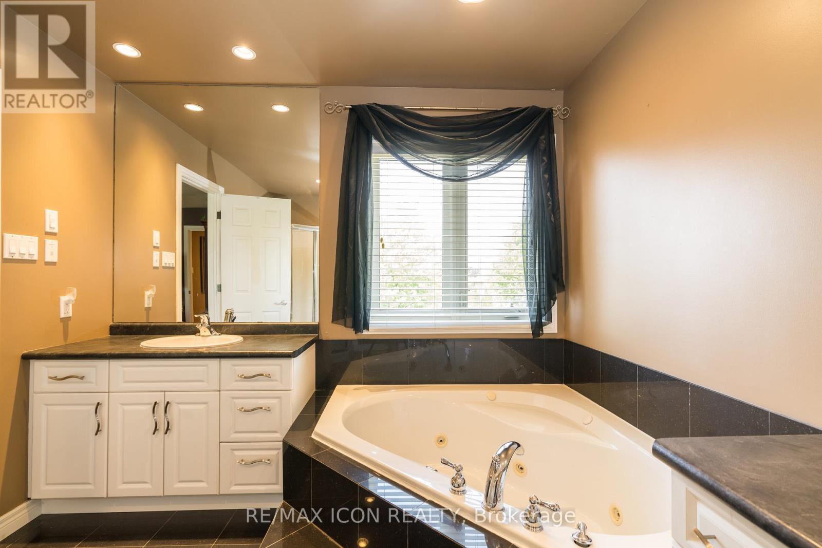 19 Redtail Court, St. Thomas, Ontario  N5R 6L6 - Photo 30 - X12216231
