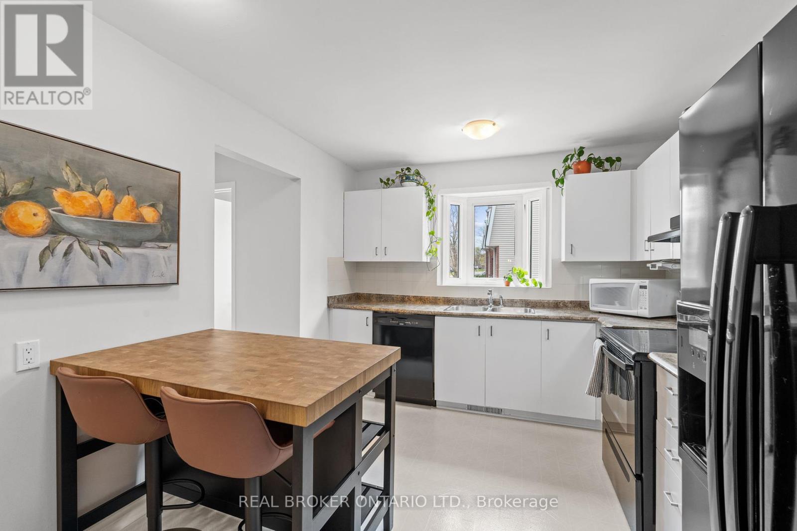 6 Almond Lane, Ottawa, Ontario  K2L 3T2 - Photo 12 - X12215752
