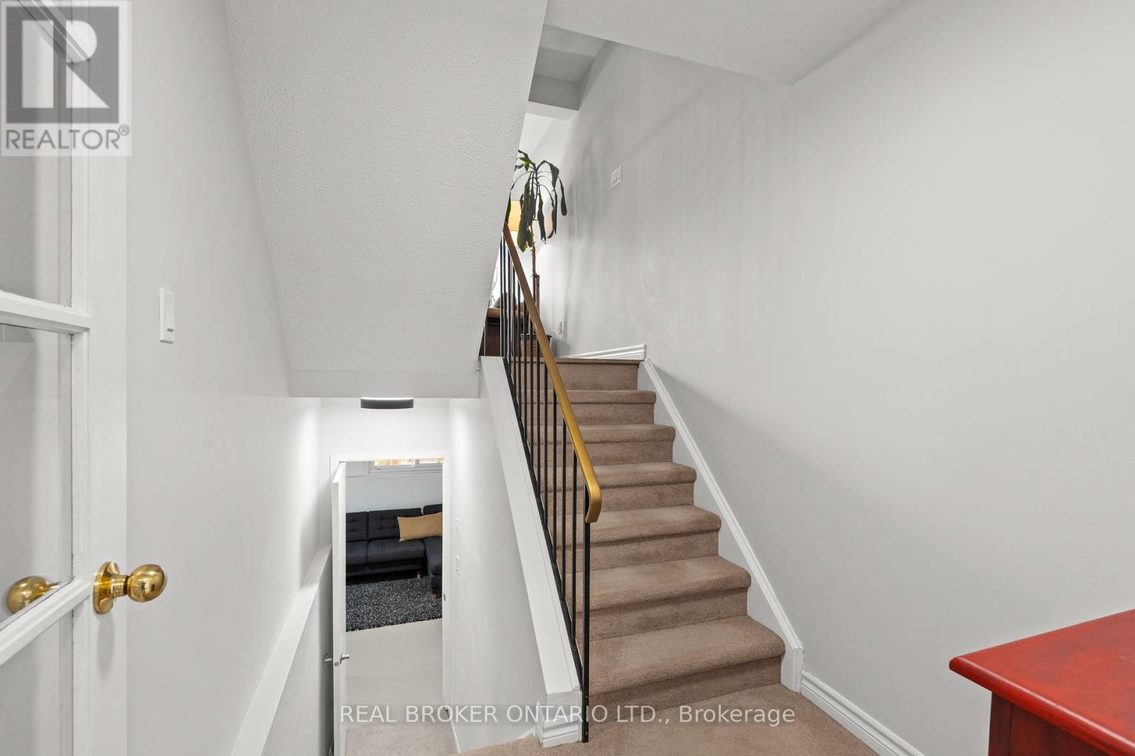 6 Almond Lane, Ottawa, Ontario  K2L 3T2 - Photo 5 - X12215752