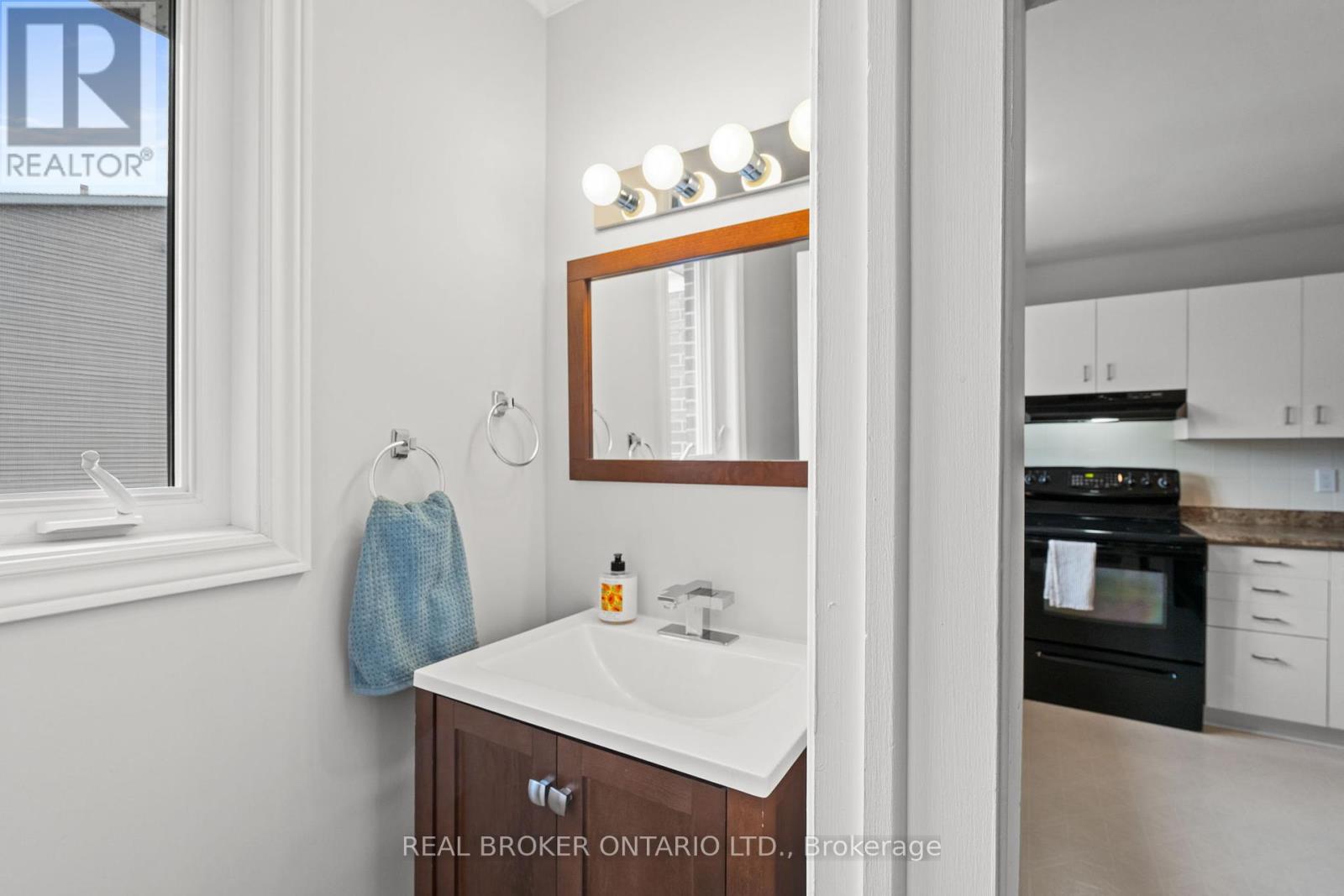 6 Almond Lane, Ottawa, Ontario  K2L 3T2 - Photo 17 - X12215752
