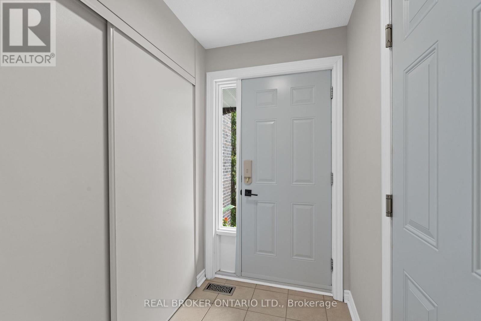 6 Almond Lane, Ottawa, Ontario  K2L 3T2 - Photo 4 - X12215752
