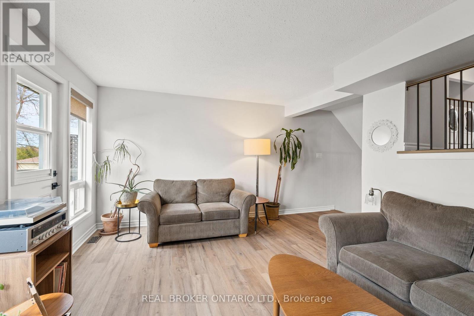 6 Almond Lane, Ottawa, Ontario  K2L 3T2 - Photo 7 - X12215752