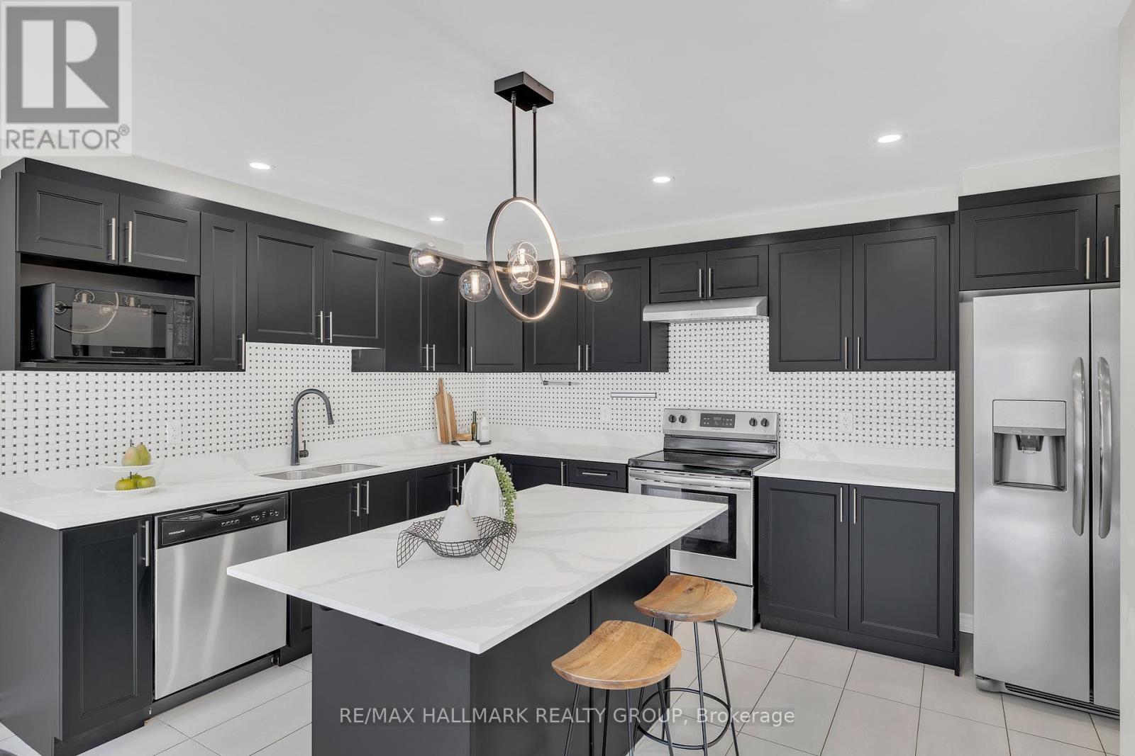 130 Cranesbill Road, Ottawa, Ontario  K2V 0J5 - Photo 12 - X12216284