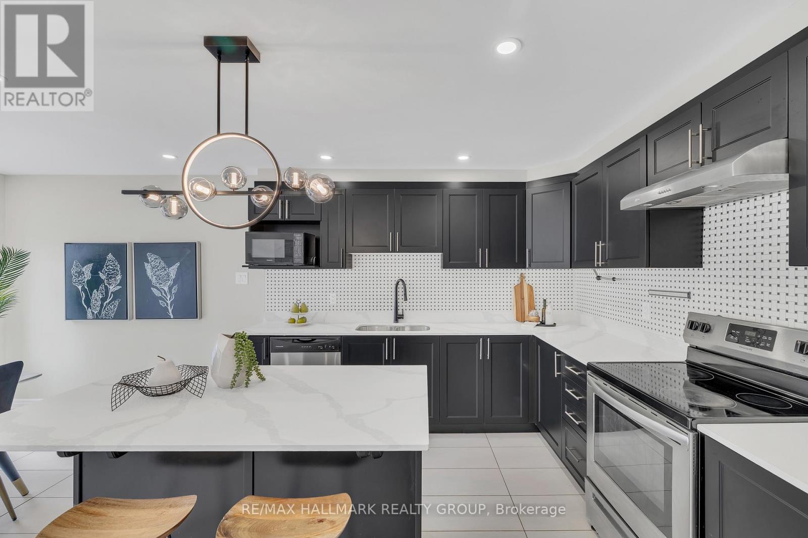 130 Cranesbill Road, Ottawa, Ontario  K2V 0J5 - Photo 13 - X12216284