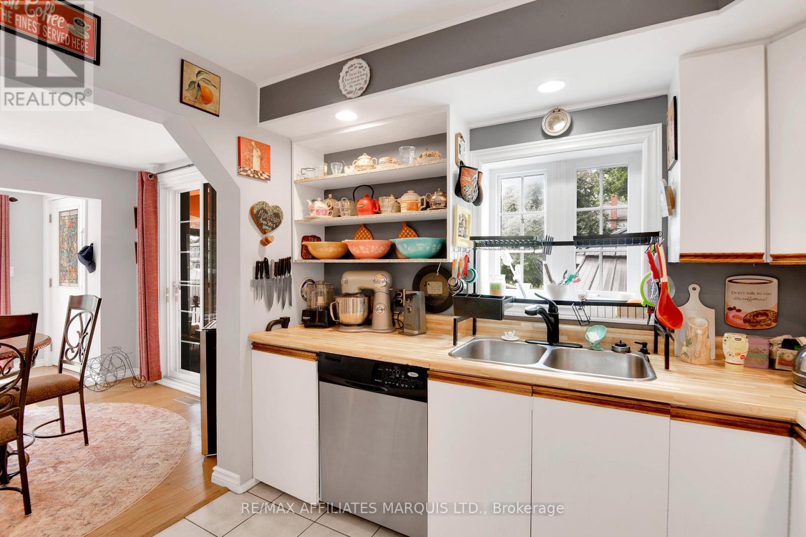 Property at 3020 PITT STREET image 5
