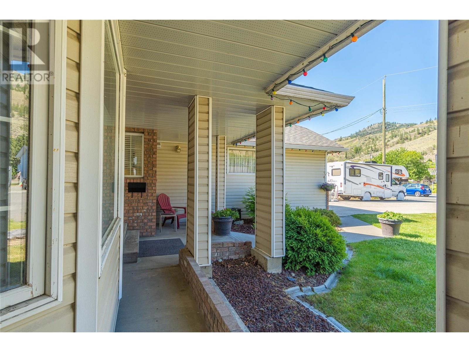 3225 Hargraves Place, Kamloops, British Columbia  V2B 8H3 - Photo 26 - 10351753