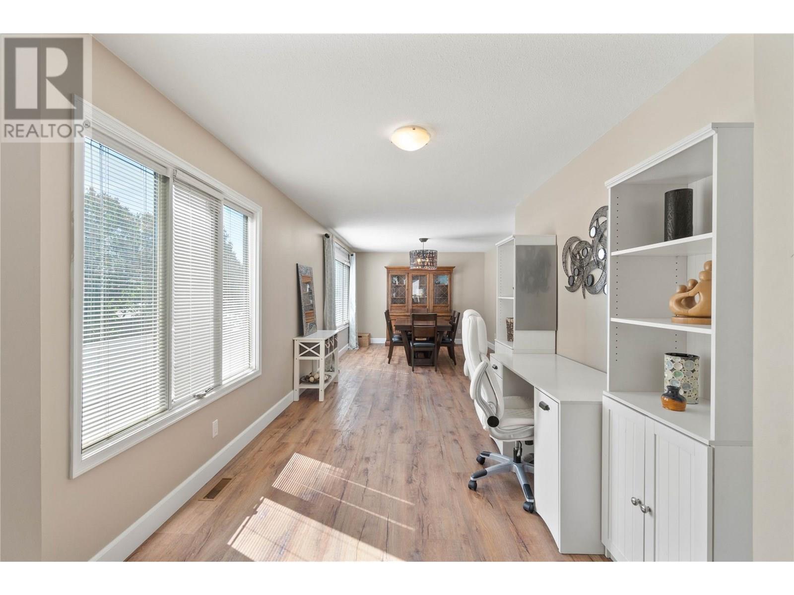 3225 Hargraves Place, Kamloops, British Columbia  V2B 8H3 - Photo 5 - 10351753