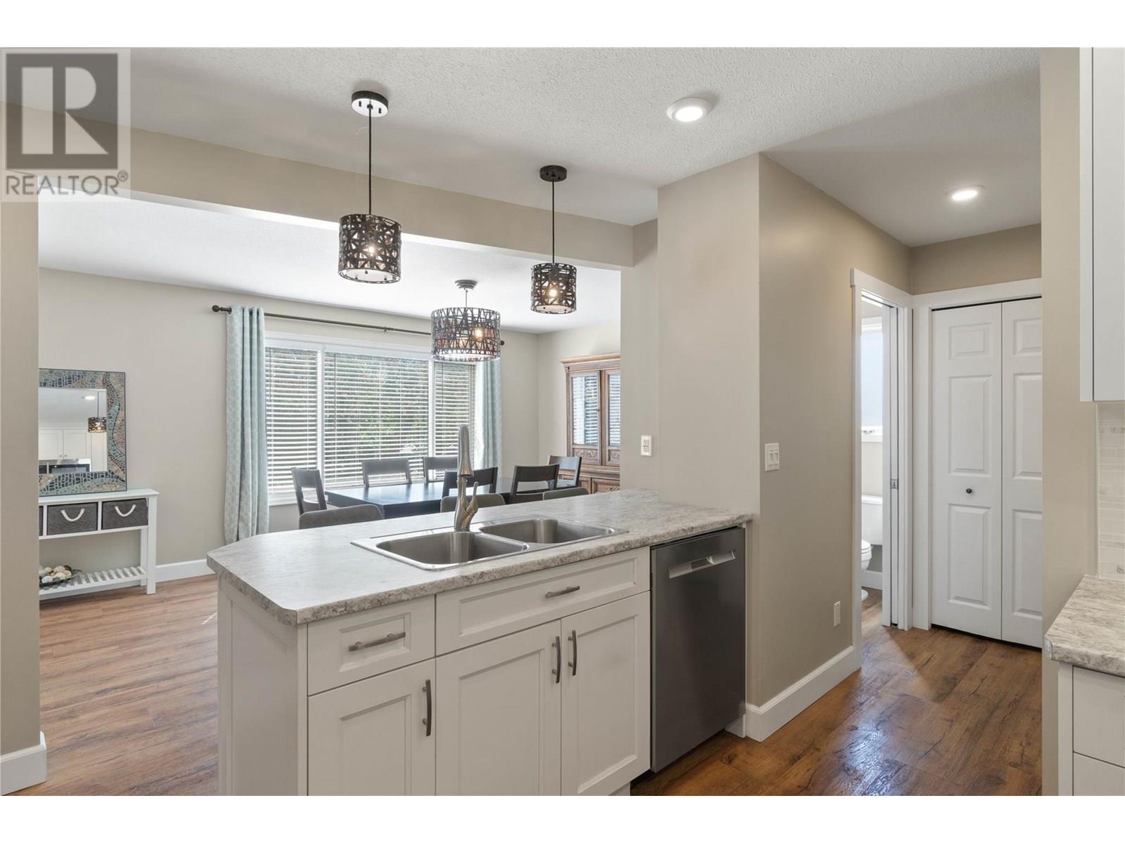 3225 Hargraves Place, Kamloops, British Columbia  V2B 8H3 - Photo 10 - 10351753