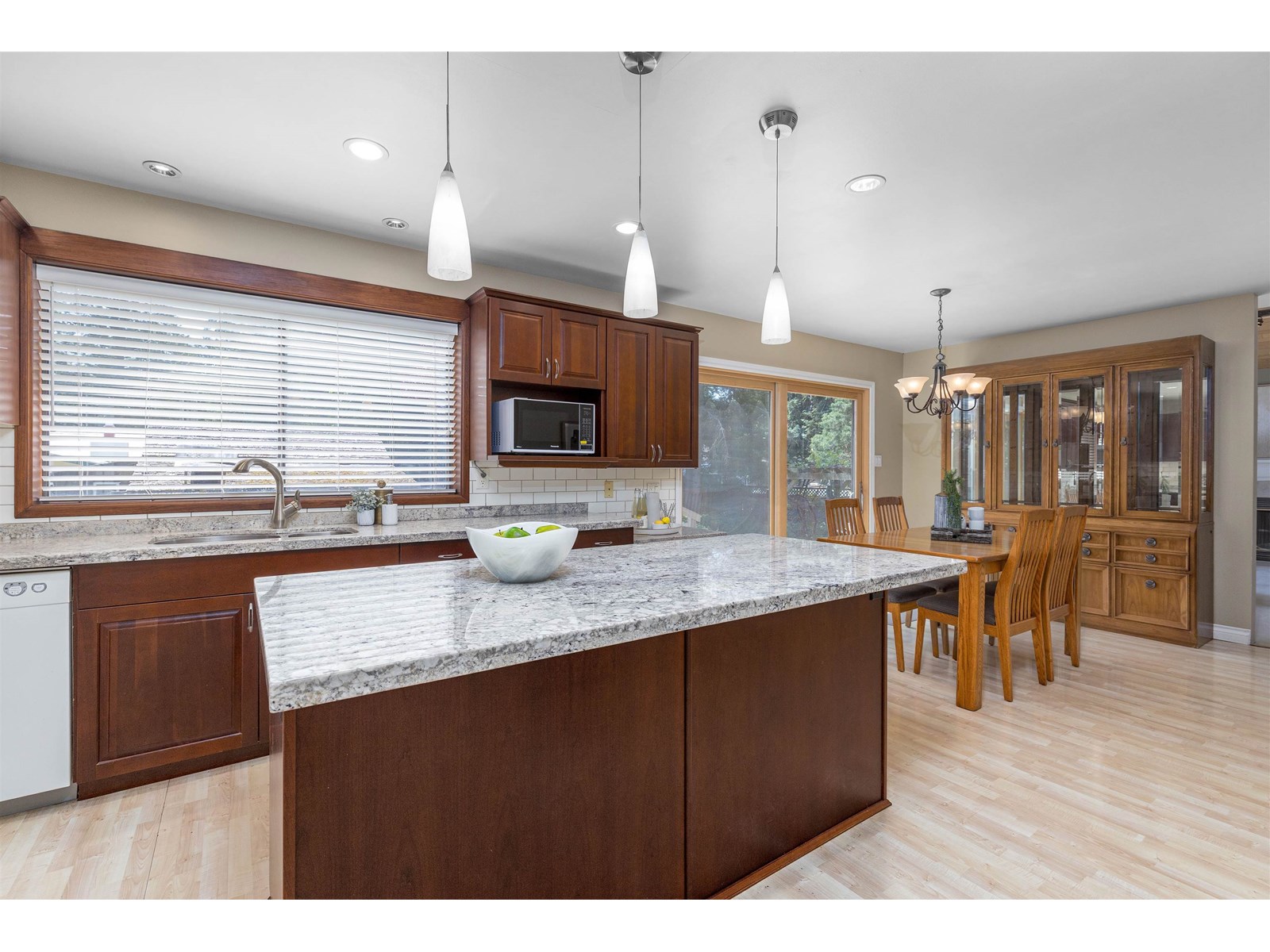 20232 37a Avenue, Langley, British Columbia  V3A 2T1 - Photo 11 - R3013930