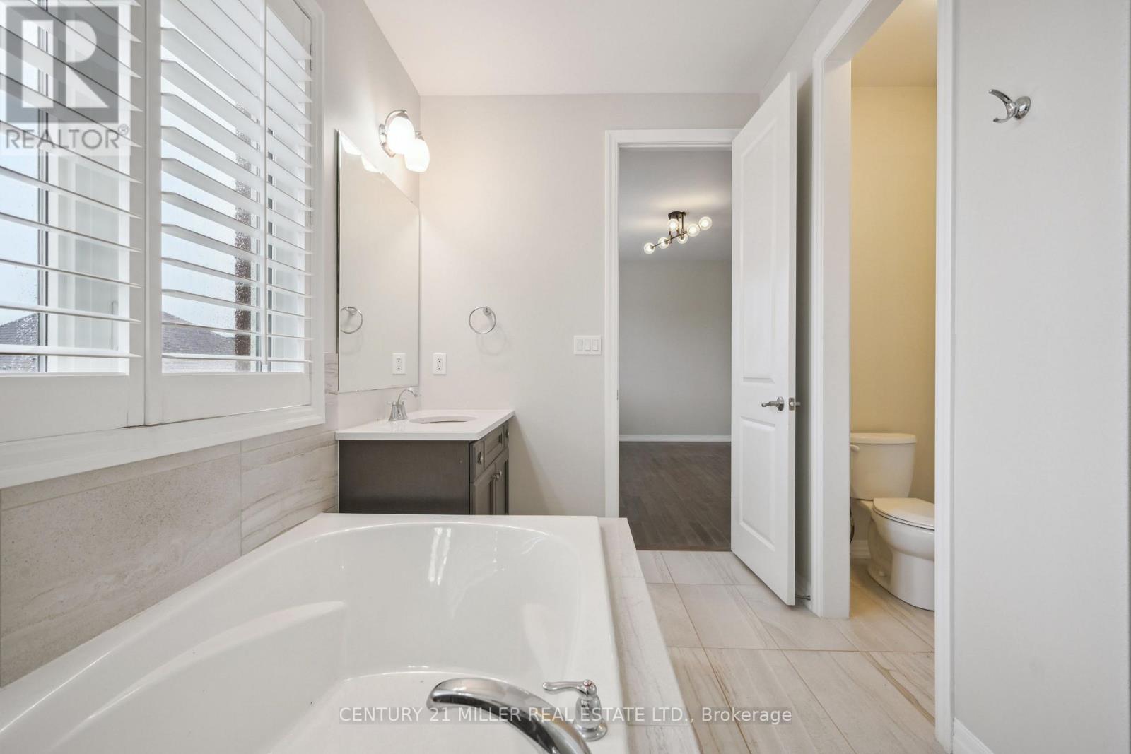 252 Wisteria Way, Oakville (Go Glenorchy), Ontario  L6M 1L3 - Photo 31 - W12216279