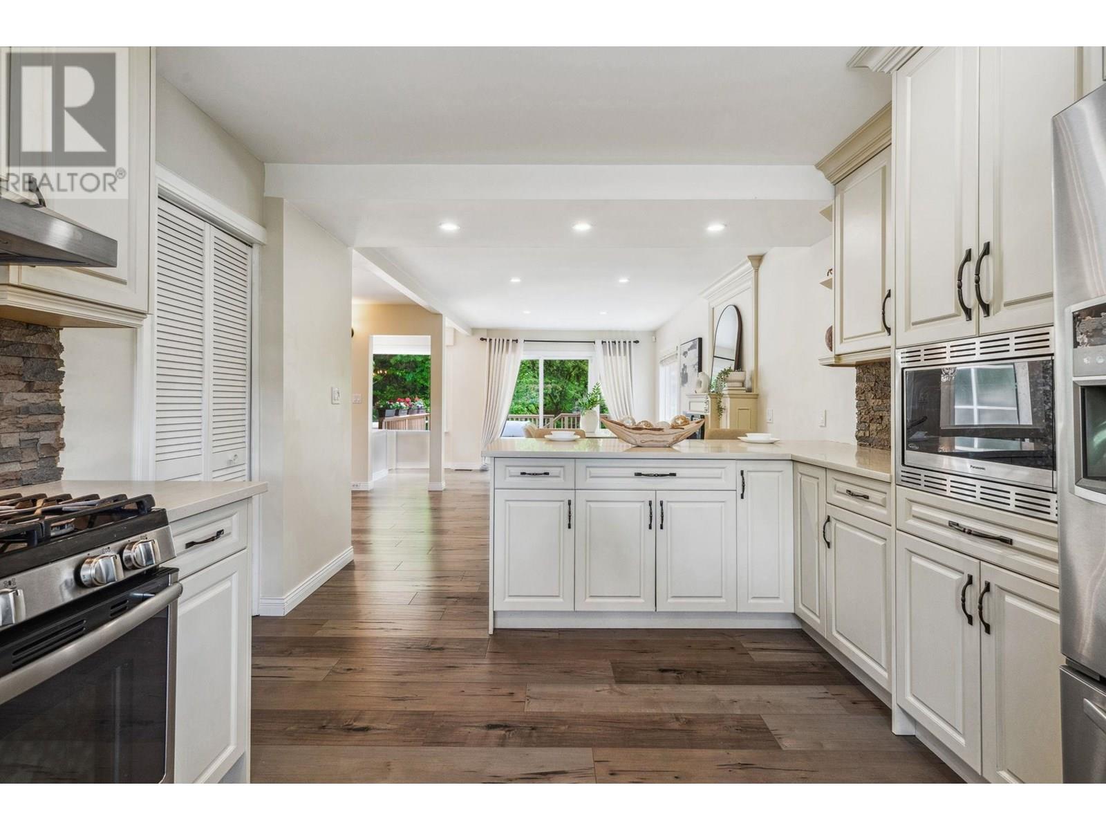 985 Gatensbury Street, Coquitlam, British Columbia  V3J 5J6 - Photo 16 - R3013382