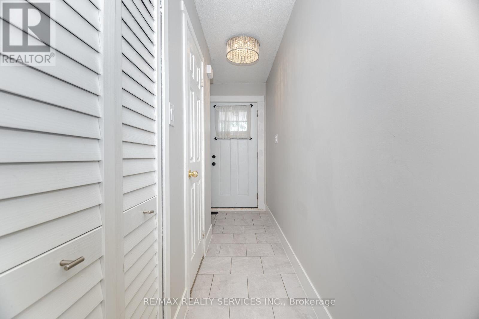 4 Hinchley Wood Grove, Brampton (Brampton North), Ontario  L6V 3M3 - Photo 7 - W12216294