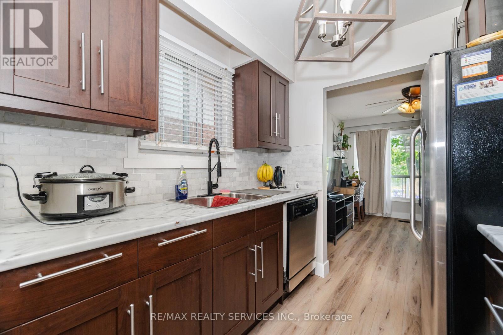 4 Hinchley Wood Grove, Brampton (Brampton North), Ontario  L6V 3M3 - Photo 12 - W12216294