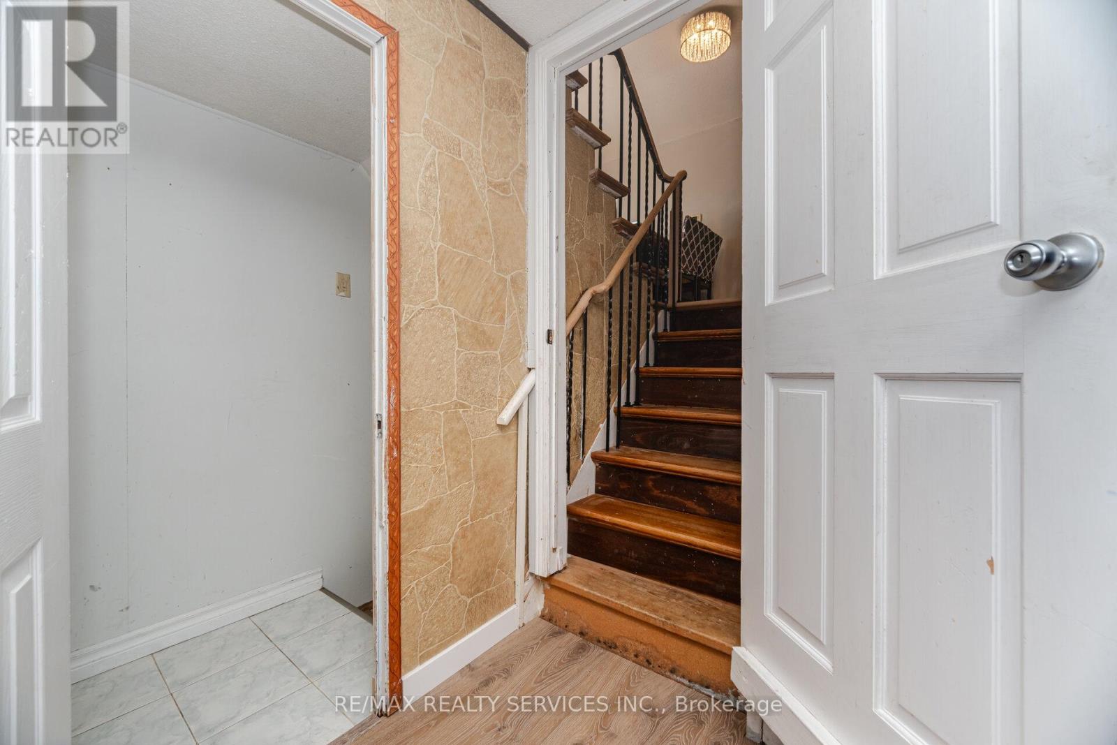4 Hinchley Wood Grove, Brampton (Brampton North), Ontario  L6V 3M3 - Photo 33 - W12216294