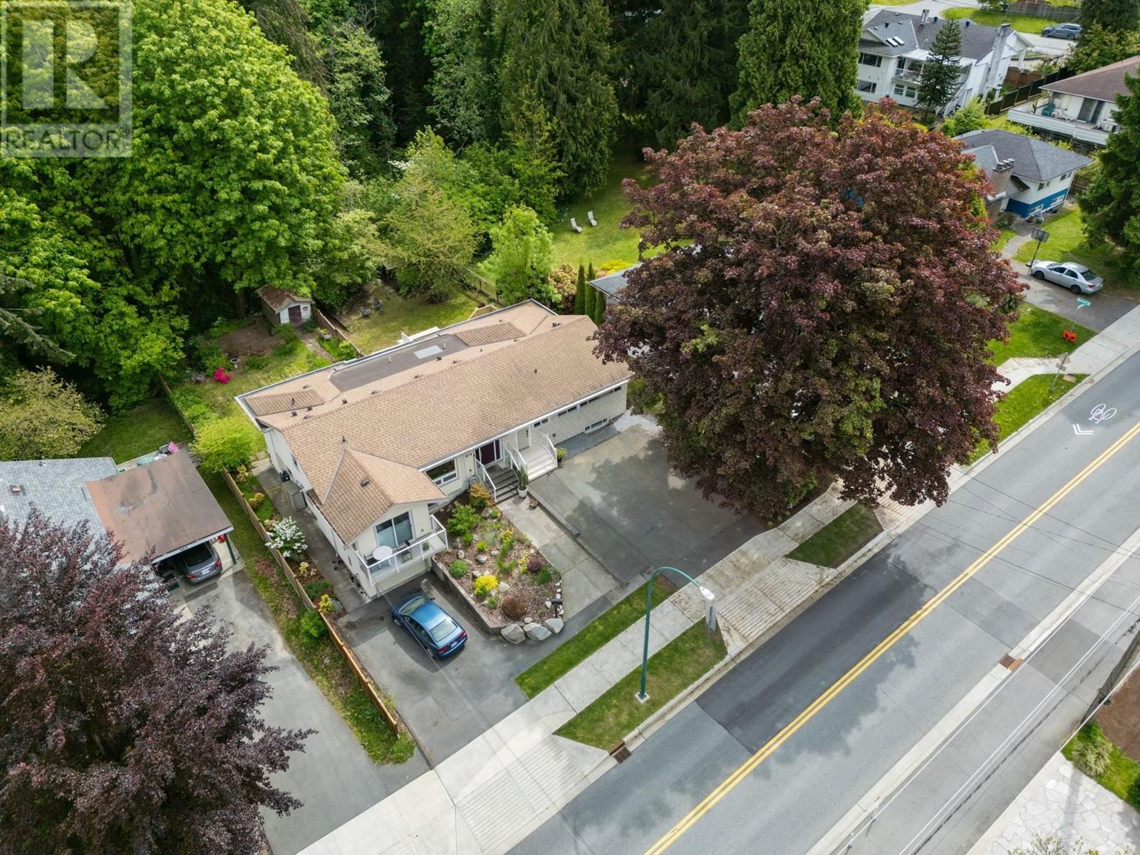 985 Gatensbury Street, Coquitlam, British Columbia  V3J 5J6 - Photo 2 - R3013382