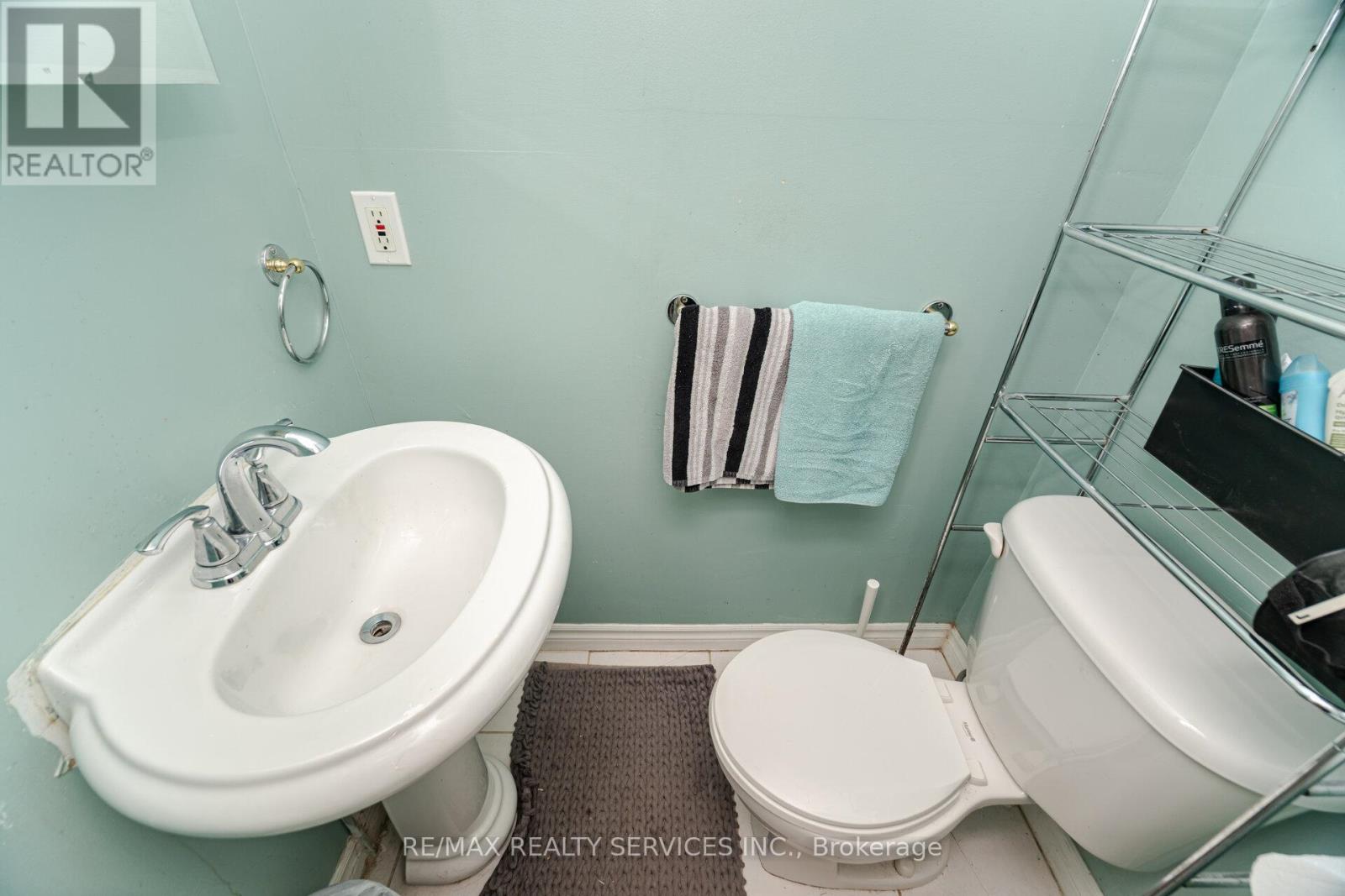 4 Hinchley Wood Grove, Brampton (Brampton North), Ontario  L6V 3M3 - Photo 17 - W12216294