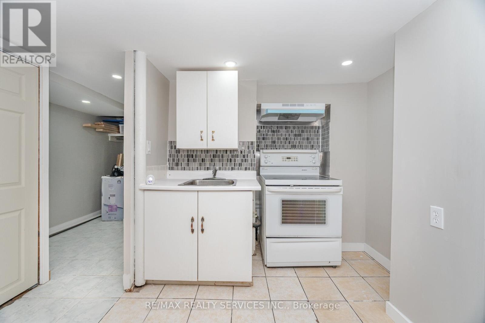 4 Hinchley Wood Grove, Brampton (Brampton North), Ontario  L6V 3M3 - Photo 38 - W12216294