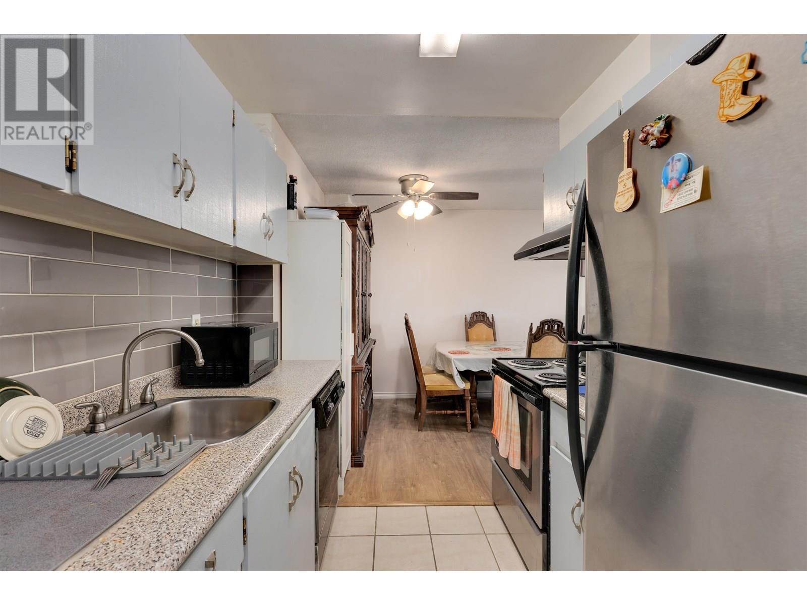 805 6759 Willingdon Avenue, Burnaby, British Columbia  V5H 3Y9 - Photo 2 - R3013952