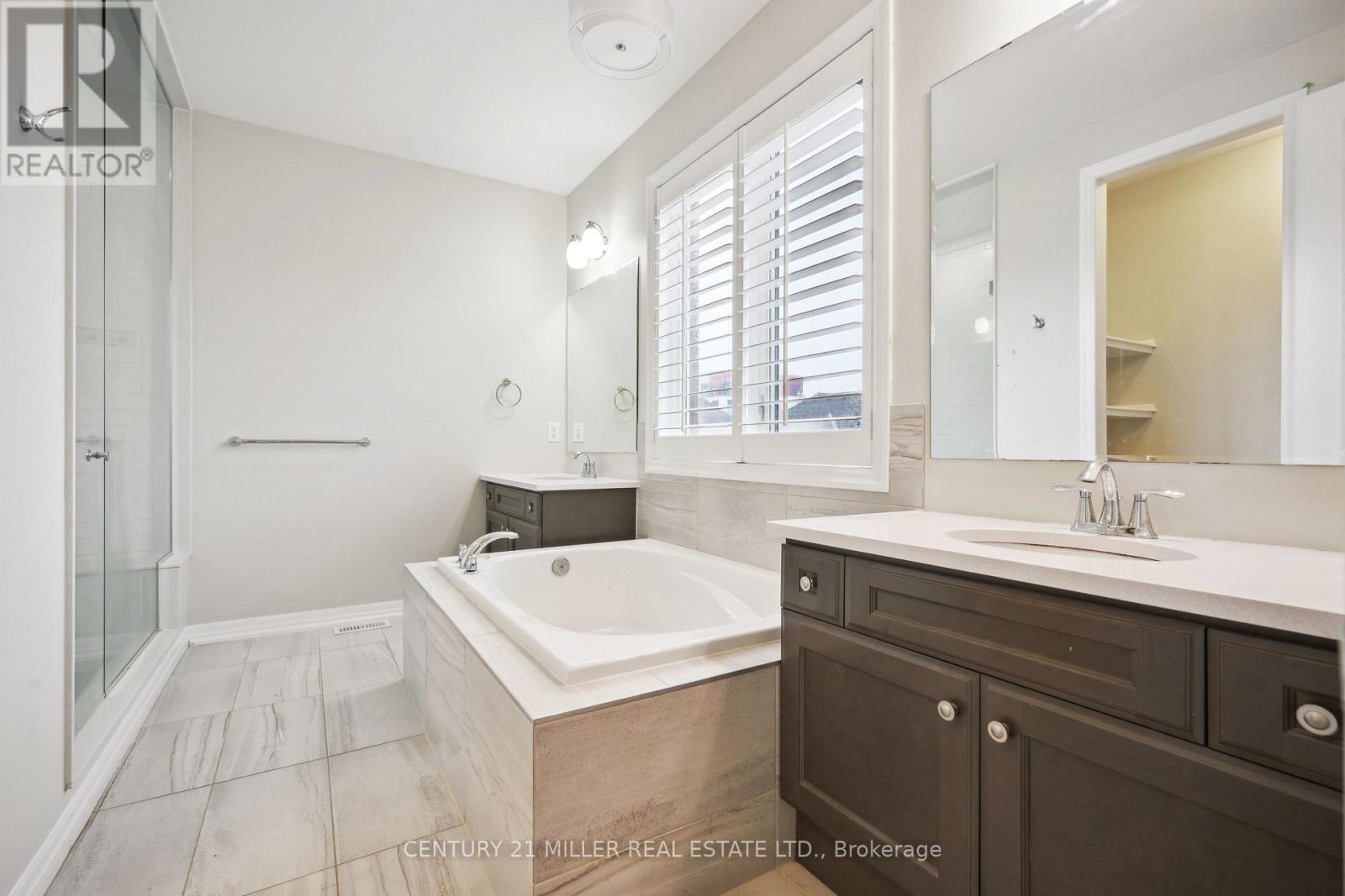 252 Wisteria Way, Oakville (Go Glenorchy), Ontario  L6M 1L3 - Photo 30 - W12216279