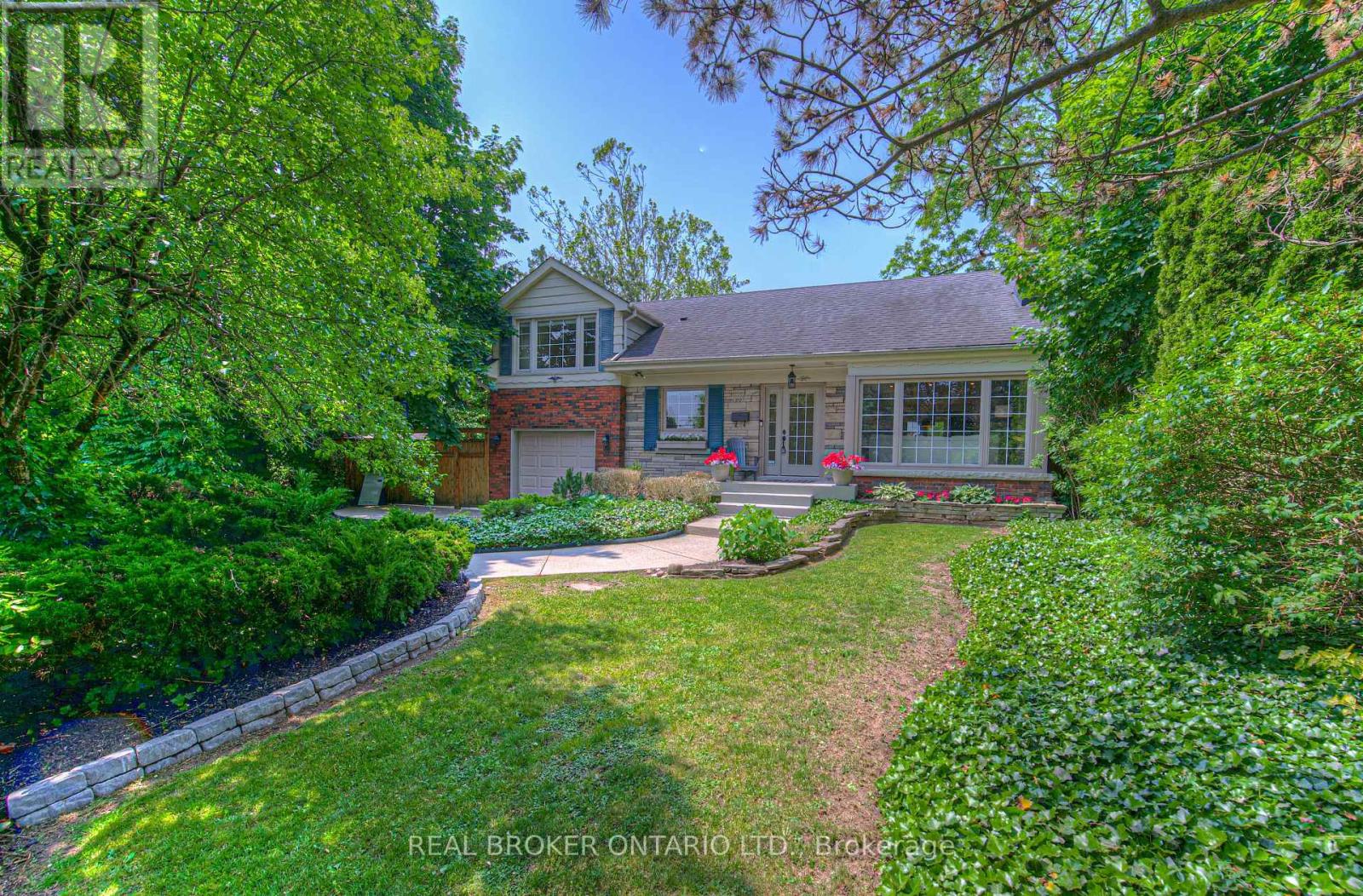 976 Filmandale Road, Burlington, Ontario  L7T 2Z4 - Photo 4 - W12216295