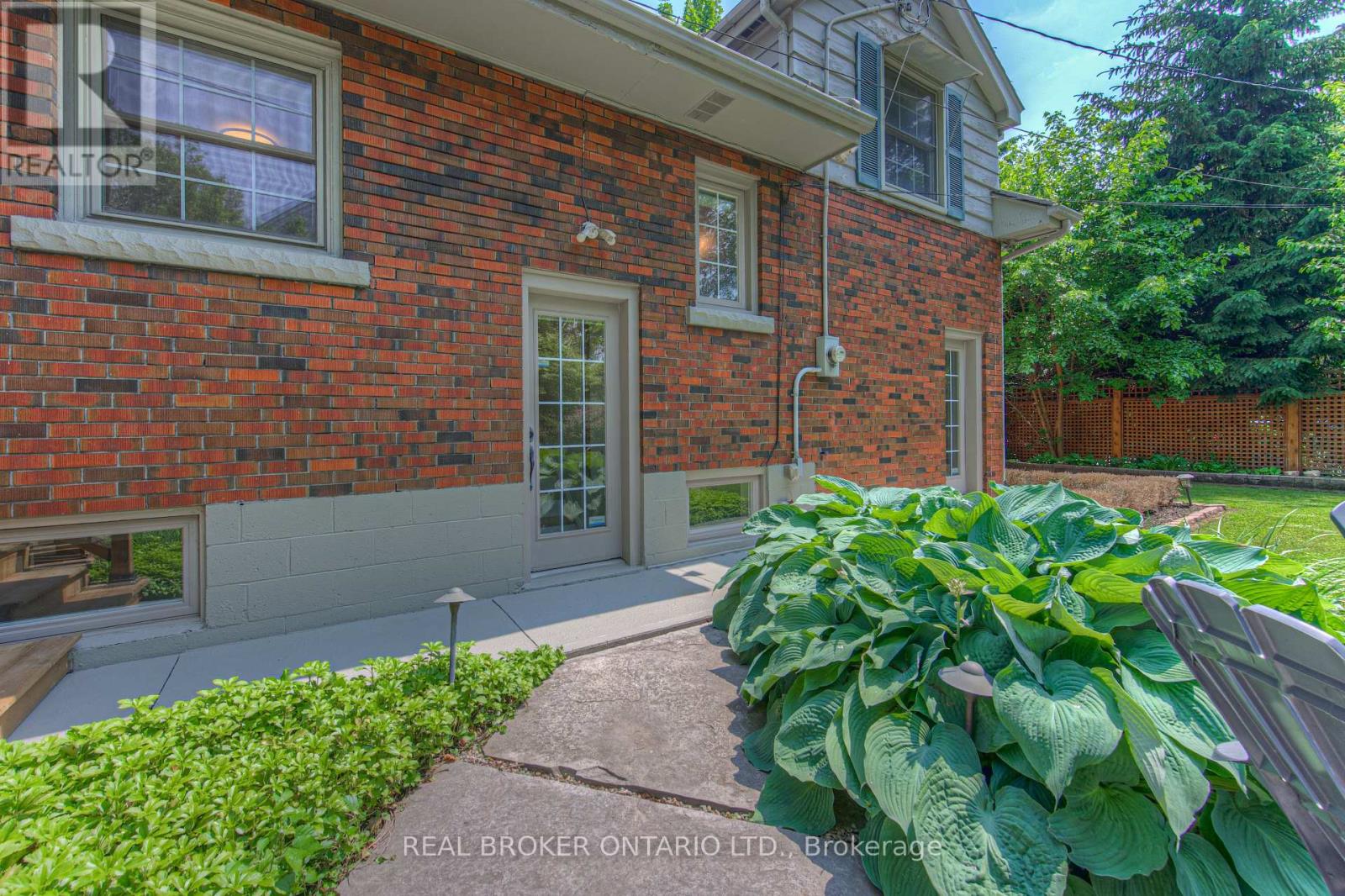 976 Filmandale Road, Burlington, Ontario  L7T 2Z4 - Photo 44 - W12216295