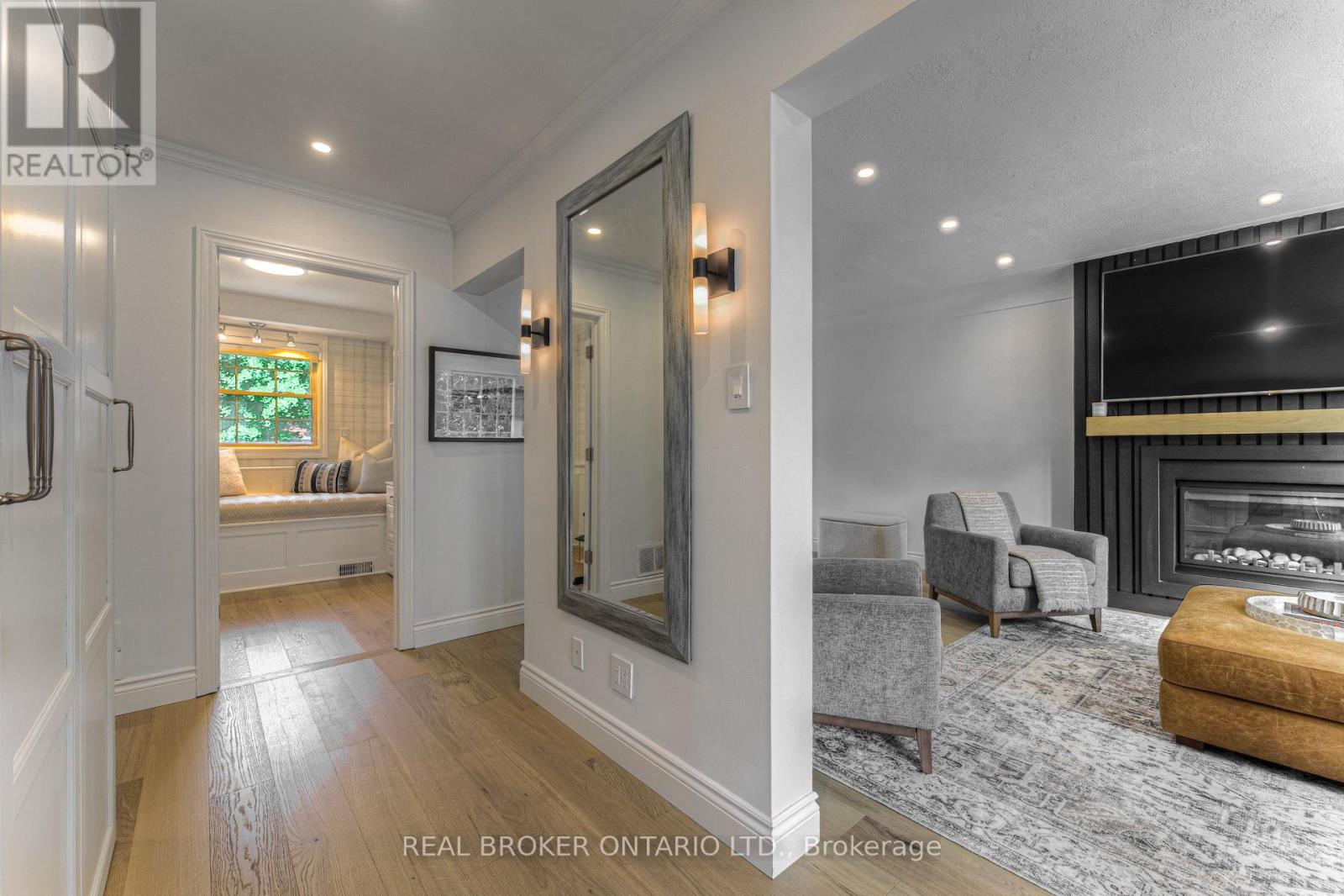 976 Filmandale Road, Burlington, Ontario  L7T 2Z4 - Photo 9 - W12216295