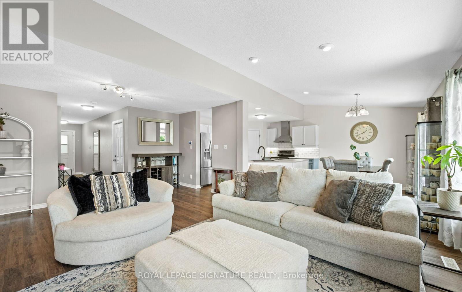 2964 Paulkane Chase, London South (South W), Ontario  N6L 0A7 - Photo 6 - X12216001