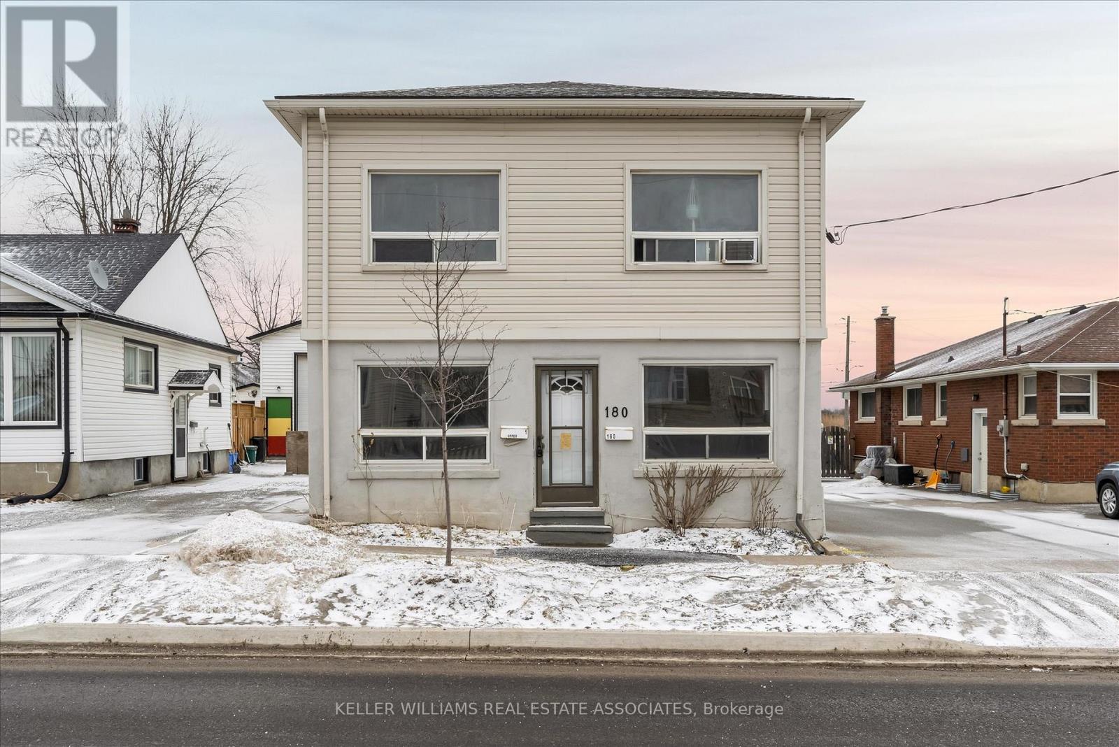 180 Pine Street S, Thorold (Thorold Downtown), Ontario  L2V 3M4 - Photo 2 - X12216217